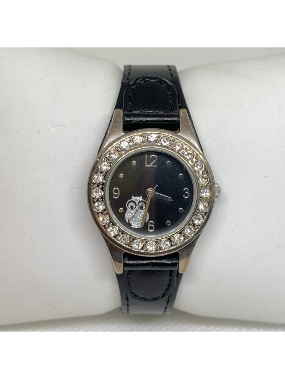 Claire’s women watch silver tone owl black dial 27mm Quartz rhinestones running